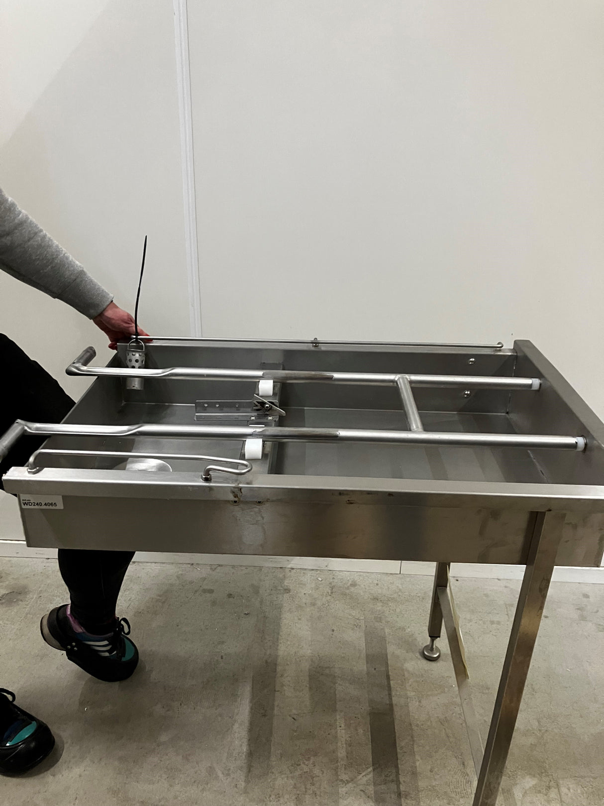 Automatische haakse invoermechanisme R voor vaatwasser met spatrand en legbord 600x775x900mm, rvs