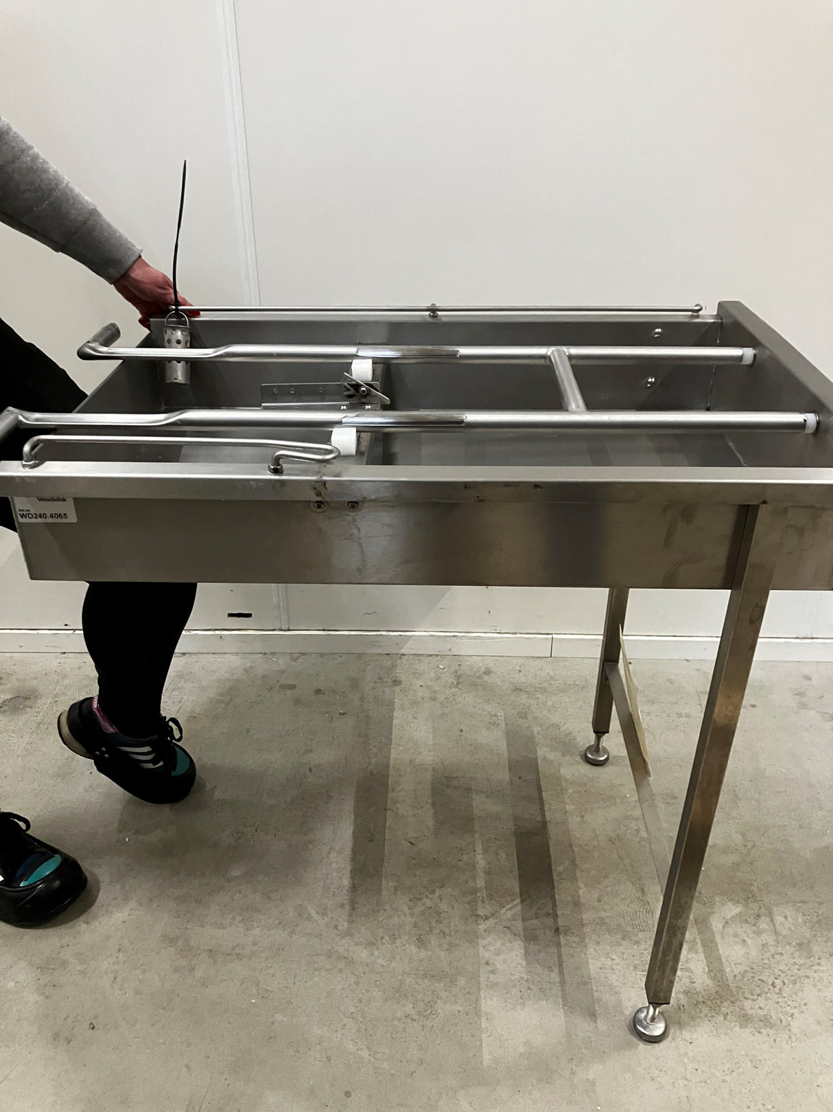 Automatische haakse invoermechanisme R voor vaatwasser met spatrand en legbord 600x775x900mm, rvs