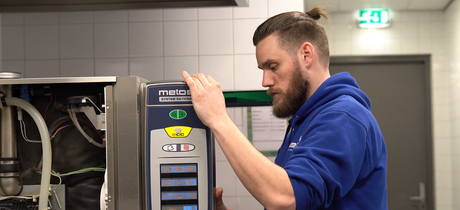 Benieuwd hoe het is om als servicemonteur voor Metos te werken?